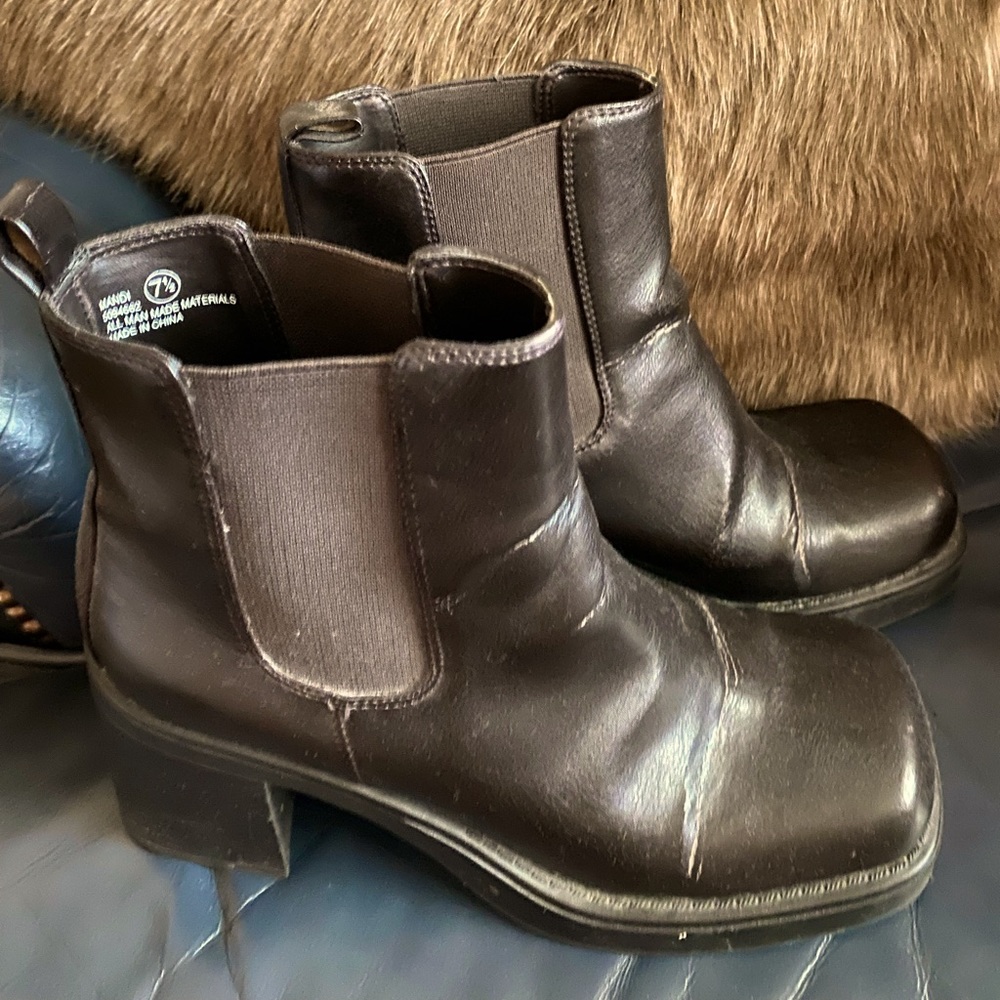 Womens Wedges Size 7.5 / Chocolate